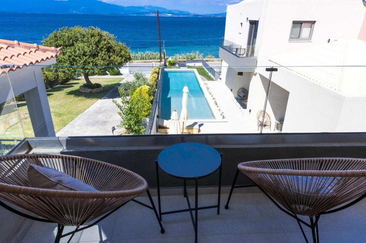 Theros Suites Dhiminio Bagian luar foto