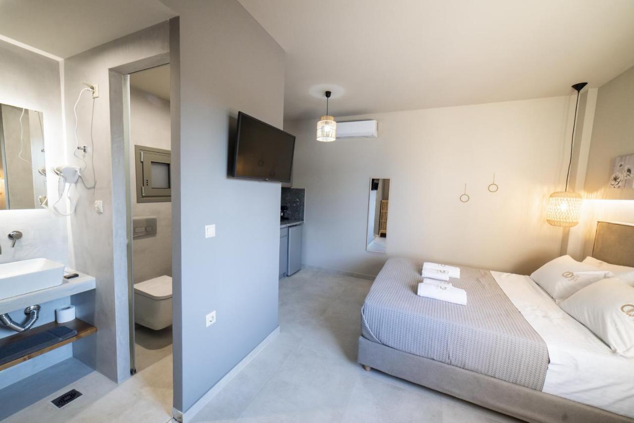 Theros Suites Dhiminio Bagian luar foto