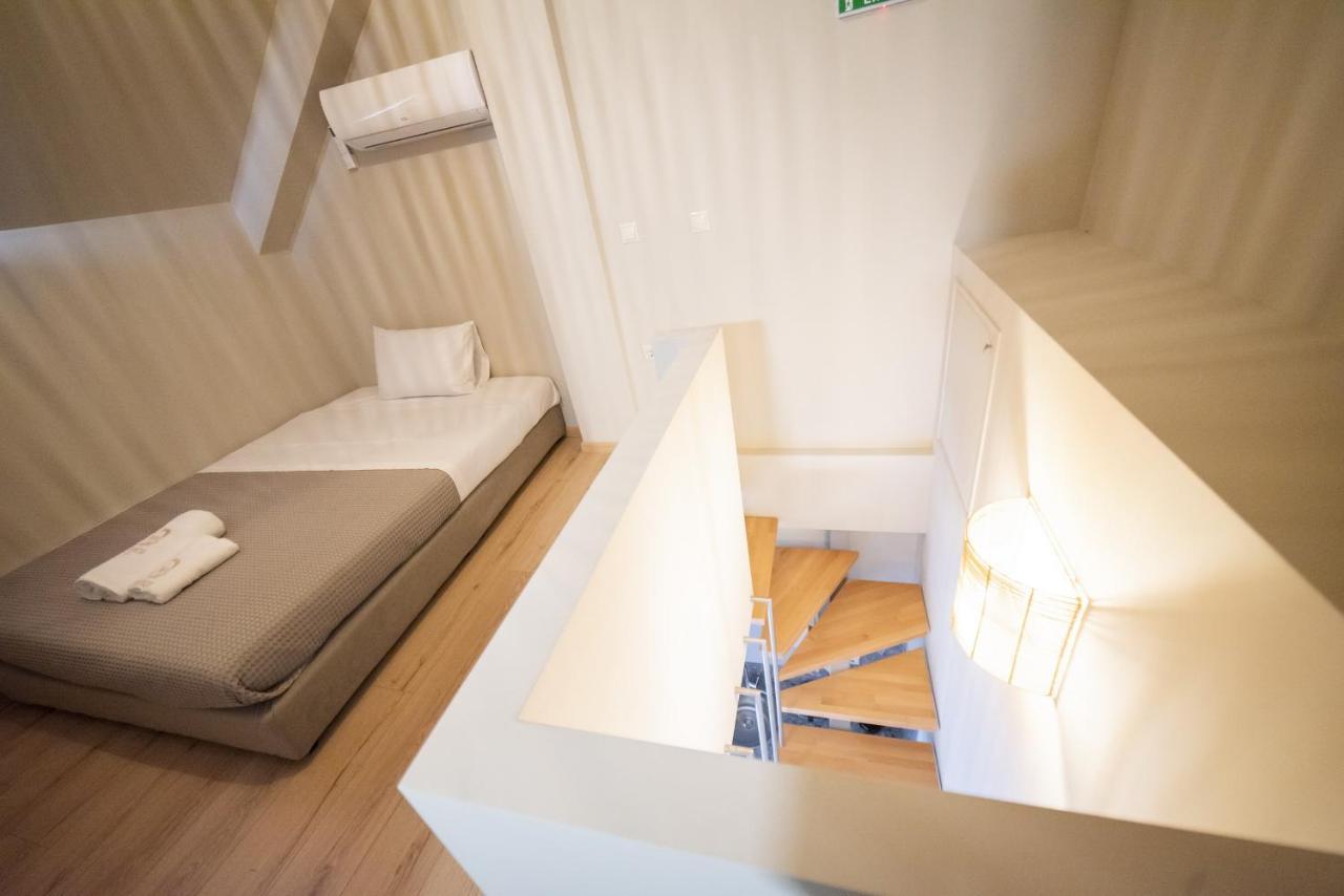 Theros Suites Dhiminio Bagian luar foto