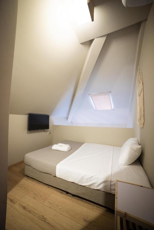 Theros Suites Dhiminio Bagian luar foto