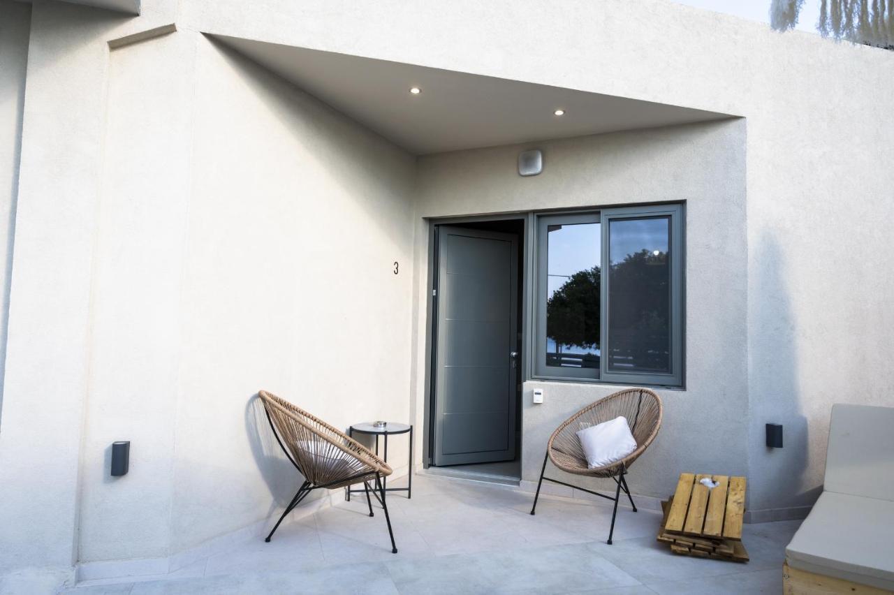 Theros Suites Dhiminio Bagian luar foto