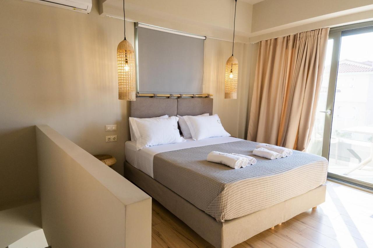 Theros Suites Dhiminio Bagian luar foto
