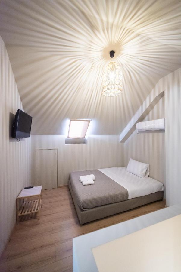 Theros Suites Dhiminio Bagian luar foto